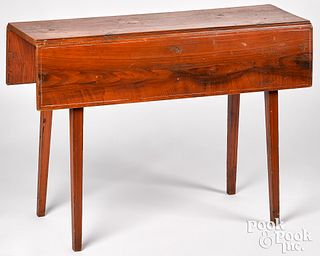 Painted pine drop-leaf table, 19th c.