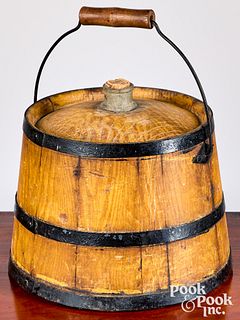 Shaker yellow grain painted kerosene bucket