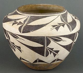 Acoma Vase (ca. 1940’s)