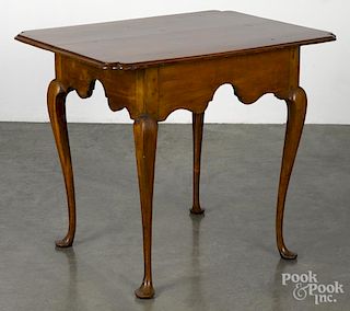 Queen Anne maple tavern table, ca. 1760, 25'' h., 30'' w., 22'' d.