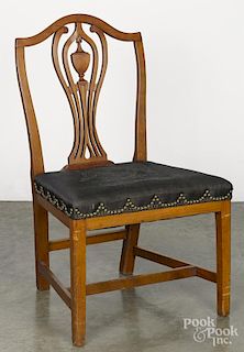 New England Federal maple dining chair, ca. 1800.