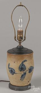 Stoneware crock table lamp, 19th c., with cobalt floral decoration, 7'' h.