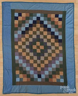 Pieced Amish youth quilt, early 20th c., 48'' x 62''.