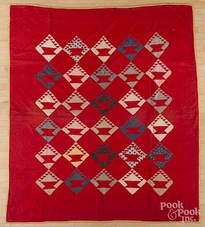 Pieced basket quilt, late 19th c., 80'' x 90''.