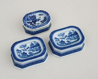 Pair of Historic Charleston Mottahedeh Canton Style Trencher Salts, in the in the 'Blue Willow' Pattern, and a Chinese Canton Trencher Salt