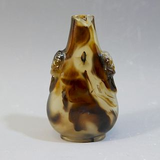 ANTIQUE CHINESE CARVED AGATE SNUFF BOTTLE - 18TH CENTURY 古色古香的中国玛瑙雕刻鼻烟壶 - 18世纪
