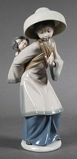LLADRO ASIAN MOTHER & CHILD