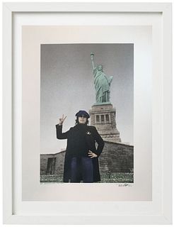 John Lennon, Statue of Liberty, New York City (Bob Gruen)