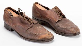 Mentalist's Radio Signal Shoes. New York: Rajah Raboid (Maurice P. Kitchen), ca. 1920s. In the manner of an enchanted teakettle, a set of leather dres