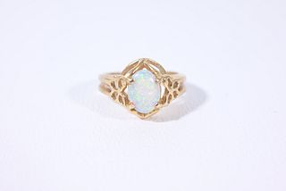Vintage 10K Gold Opal Ring
