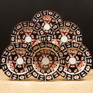 Set of Eleven Royal Crown Derby Dinner Plates in the 'Traditional Imari' Pattern 