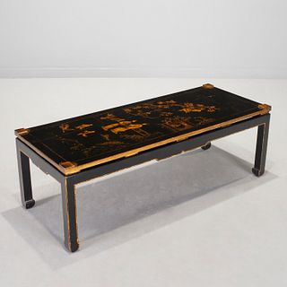 Chinoiserie gilt and black lacquered coffee table