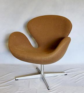 Midcentury Arne Jacobsen; Fritz Hansen Swan Chair.
