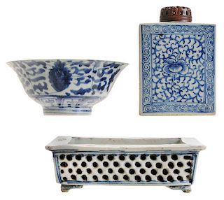 Three Pieces Chinese Blue and White