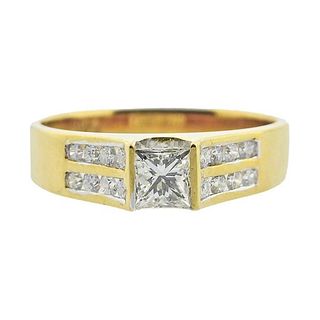 18K Gold Diamond Engagement Ring 