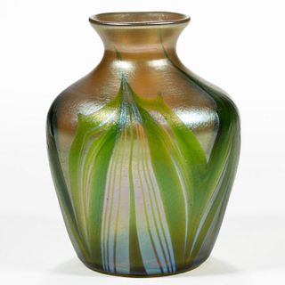 TIFFANY FAVRILE PULLED FEATHER IRIDESCENT ART GLASS VASE,