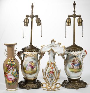 FRENCH OLD PARIS HAND-PAINTED PORCELAIN ARTICLES, LOT OF FOUR,