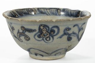 ANAMESE / VIETNAMESE BLUE AND WHITE PORCELAIN CUP,