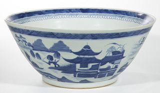 CHINESE EXPORT CANTON PORCELAIN LARGE PUNCH BOWL, 