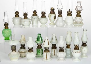 ASSORTED OPAQUE AND OPALESCENT GLASS MINIATURE LAMPS, LOT OF 19,