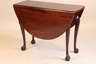 Chippendale Mahogany Oval Drop Leaf Table