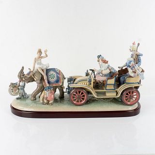 Lladro Porcelain Figurine Grouping, Circus Parade 1001609