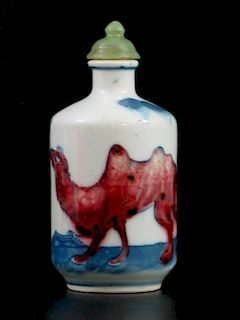 Chinese Blue and White and Underglaze Red Porcelain Snuff Bottle. 中国青花和釉里红瓷器鼻烟壶