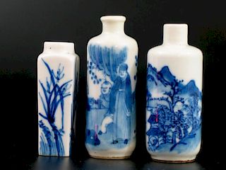 Three Chinese Blue and White Porcelain Snuff Bottles. 中国蓝白瓷鼻烟壶3个