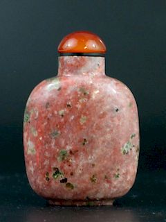 Chinese Pink Stone Snuff Bottle. 中国粉色石制鼻烟壶
