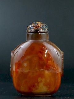 Chinese Agate Snuff Bottle with Amber Lid. 中国玛瑙鼻烟壶带琥珀盖子