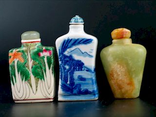 Three Chinese Snuff Bottles 中国鼻烟壶3个