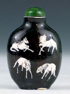 Chinese Porcelain Snuff Bottle 中国瓷器鼻烟壶