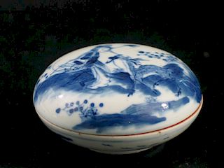 Chinese Blue and White Porcelain Box, Kangxi Mark. 中国青花瓷盒，康熙款