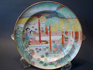 ANTIQUE Chinese Famille Rose Warming Plate, early 19th C. 10 1/8" diameter. 中国古董保温粉彩盘，19世纪早期，直径10.125英寸