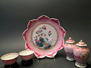 ANTIQUE Chinese Famille Rose Lotus Shallow Bowl, tea bowls, Jars, 18th C 中国古代粉彩莲花茶具一套，包含浅碗，茶杯，茶叶罐，18
