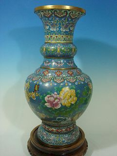 OLD Chinese Cloisonne Floor Vase, 26" H x 13" W. Republic period 中国景泰蓝花瓶, 26英寸x 宽13英寸,中国制造