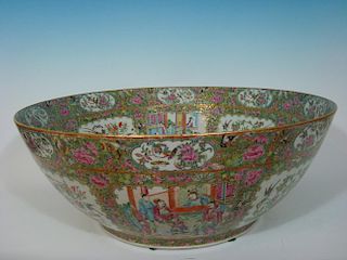 ANTIQUE Chinese Rose Medallion Punch Bowl, mid 19th C. 23" diameter. 中国古董玫瑰纹饰酒缸, 19世纪初, 直径23英寸