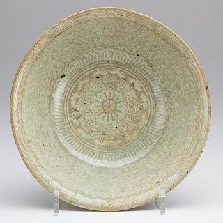 ANTIQUE Chinese Stoneware Celadon light Grey Glaze Bowl, SONG period. 7" x 3 1/4" H 中国古代瓷器浅灰色釉青瓷碗，宋, 7英寸 x高3.25英