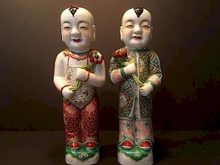 ANTIQUE Pair Chinese Famille Rose Figurines, marked by Mao Ji Sheng, late 19th Century 中国古代粉彩俑一对，毛继胜款，19世纪末