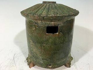 ANTIQUE Chinese Large Green Glazed Storage Jar, Han Dynasty. 11" high x 9" wide 中国古代大绿琉璃储存罐，汉代。高11英寸x宽 9英寸
