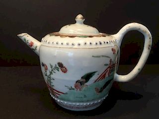 ANTIQUE Chinese Wucai Teapot with flowers and birds, 17th-18th Century, Kangxi period. 5" h X 7" WIDE 中国古代五彩花鸟壶，17-18世纪时期
