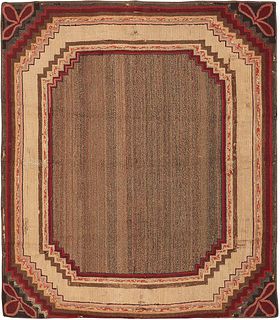 Antique American Hooked Rug 5 ft 8 in x 4 ft 11 in (1.73 m x 1.5 m)