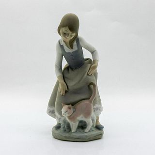 Little Girl With Cat 1011187 - Lladro Porcelain Figurine