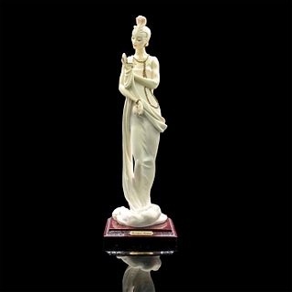 Giuseppe Armani Figurine, Lady With Powder Puff and Compact