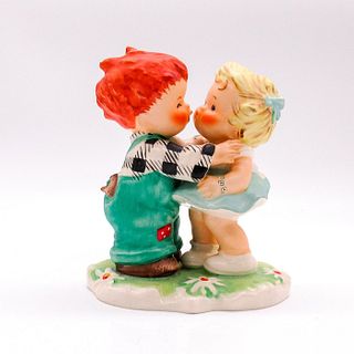 Goebel Red Heads Figurine, Stolen Kiss BYJ18