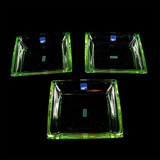 3pc Leonardo Green Glass Plates, Corner
