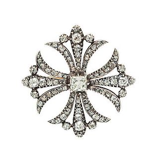 A Georgian Silver Topped Gold and Diamond Maltese Cross Pendant/Brooch, 6.10 dwts.