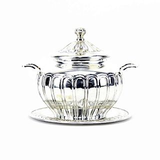 Vintage Colombian Florentina 900 Silver Tureen With Underplate.
