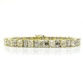 Stunning Diamond, Platinum and 18 Karat Yellow Gold Bracelet