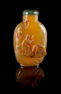 * A Carved Shadow Agate Snuff Bottle Height 2 3/4 inches. 瑪瑙鼻煙壺，高2.75英吋